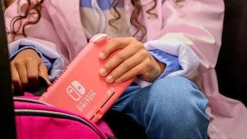 Nintendo Switch Lite Nhỏ Và Nhẹ