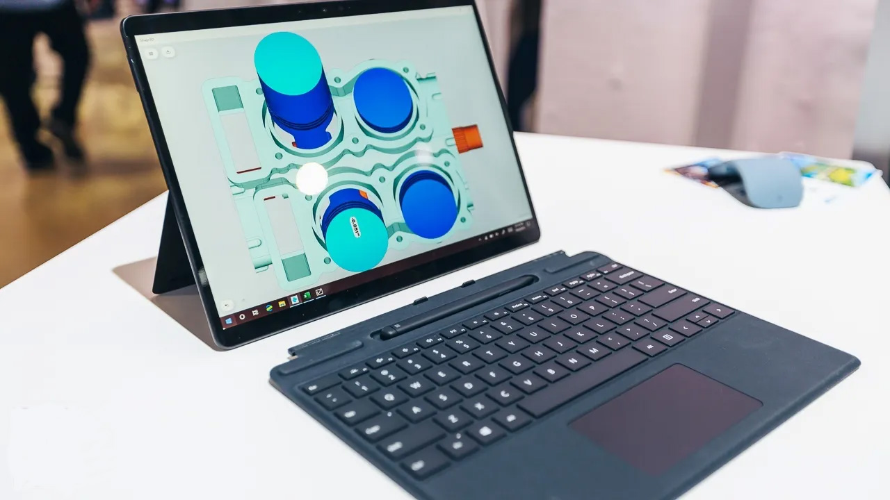Làm Việc Trên Surface Pro X
