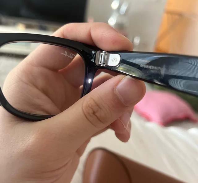 Ray Ban Meta Nháy đèn Trắng